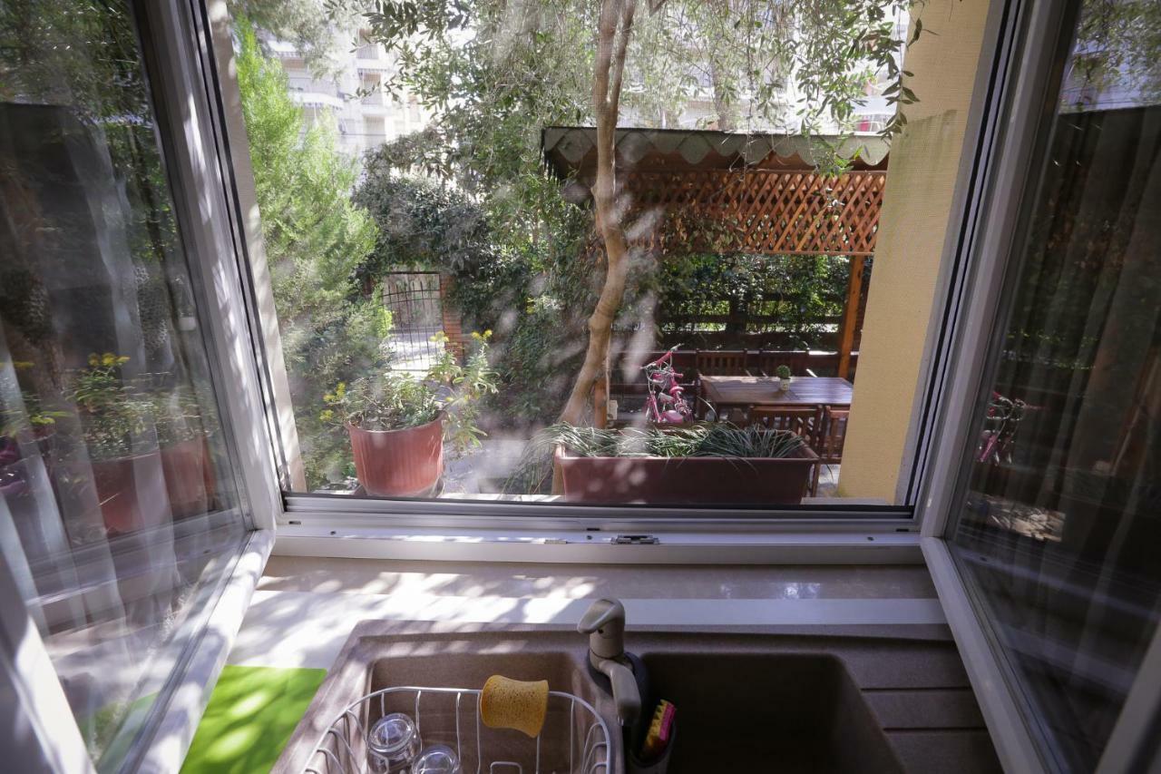 Pine-Tree Apt W/ Private Garden 50 M From The Sea Golem  Eksteriør billede