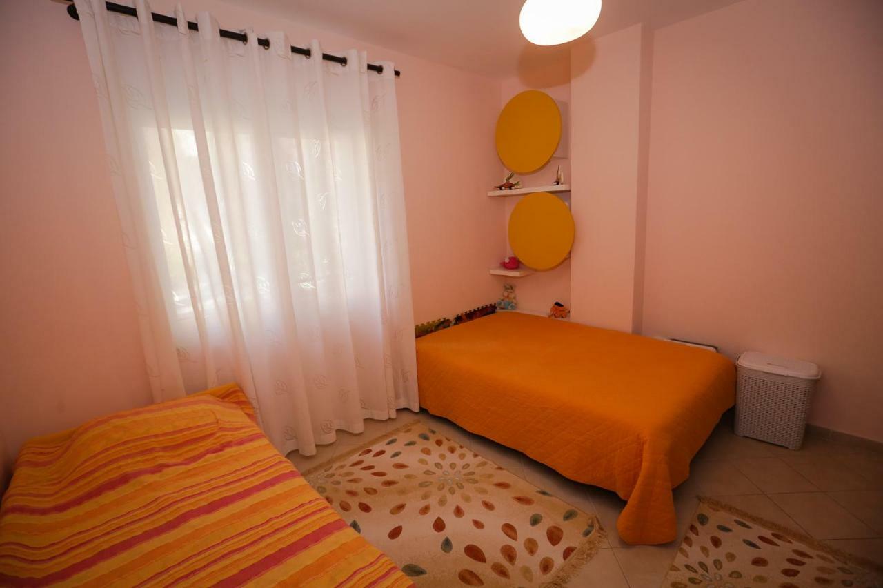 Pine-Tree Apt W/ Private Garden 50 M From The Sea Golem  Eksteriør billede